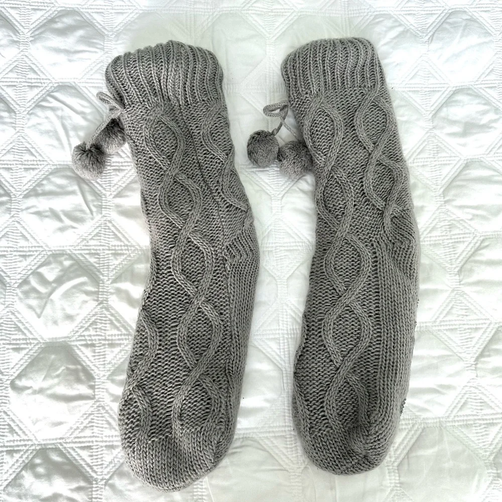 Muk Luks Cable Knit Slipper Socks Gray L/XL – Warm & Cozy